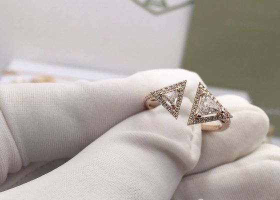O diamante completo elegante clássico 18k Rose Gold Engagement Ring Horn deu forma